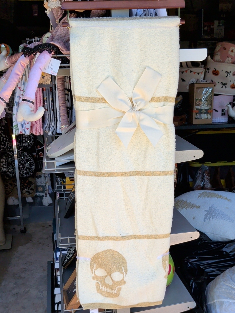 Magaschoni Throw Blanket